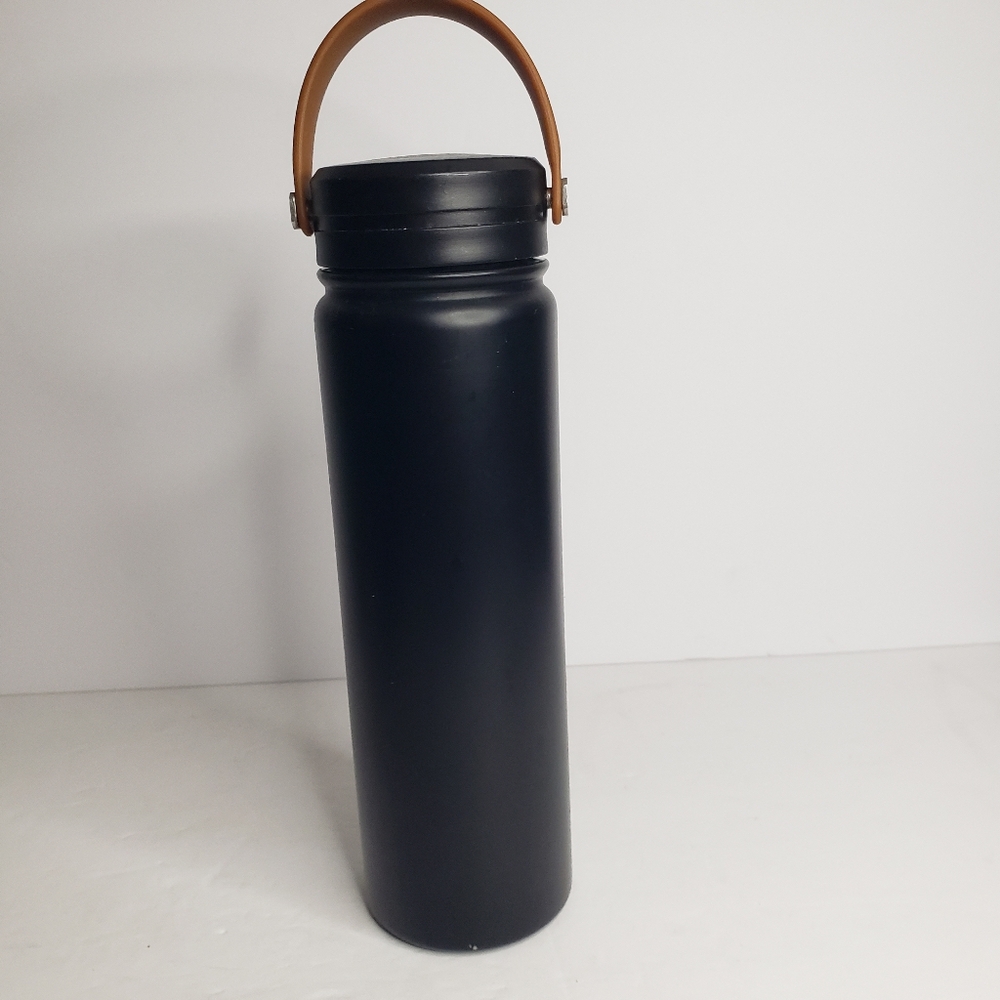 Black insulated drink bottle by Nere.  234